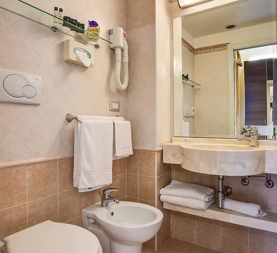 מלון Caesar Paladium 3*