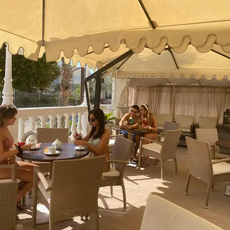 Caesar Paladium Hotell 3*