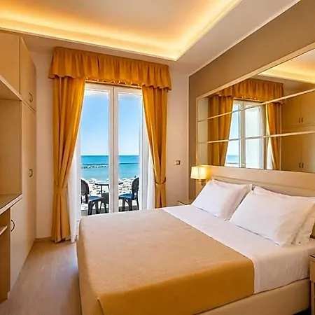 מלון Caesar Paladium 3*